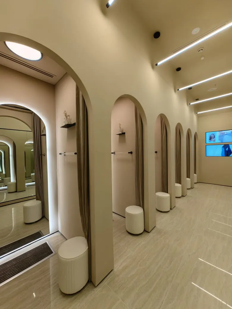 Lichi Modern Fitting Rooms in Dubai by DWS Interiors